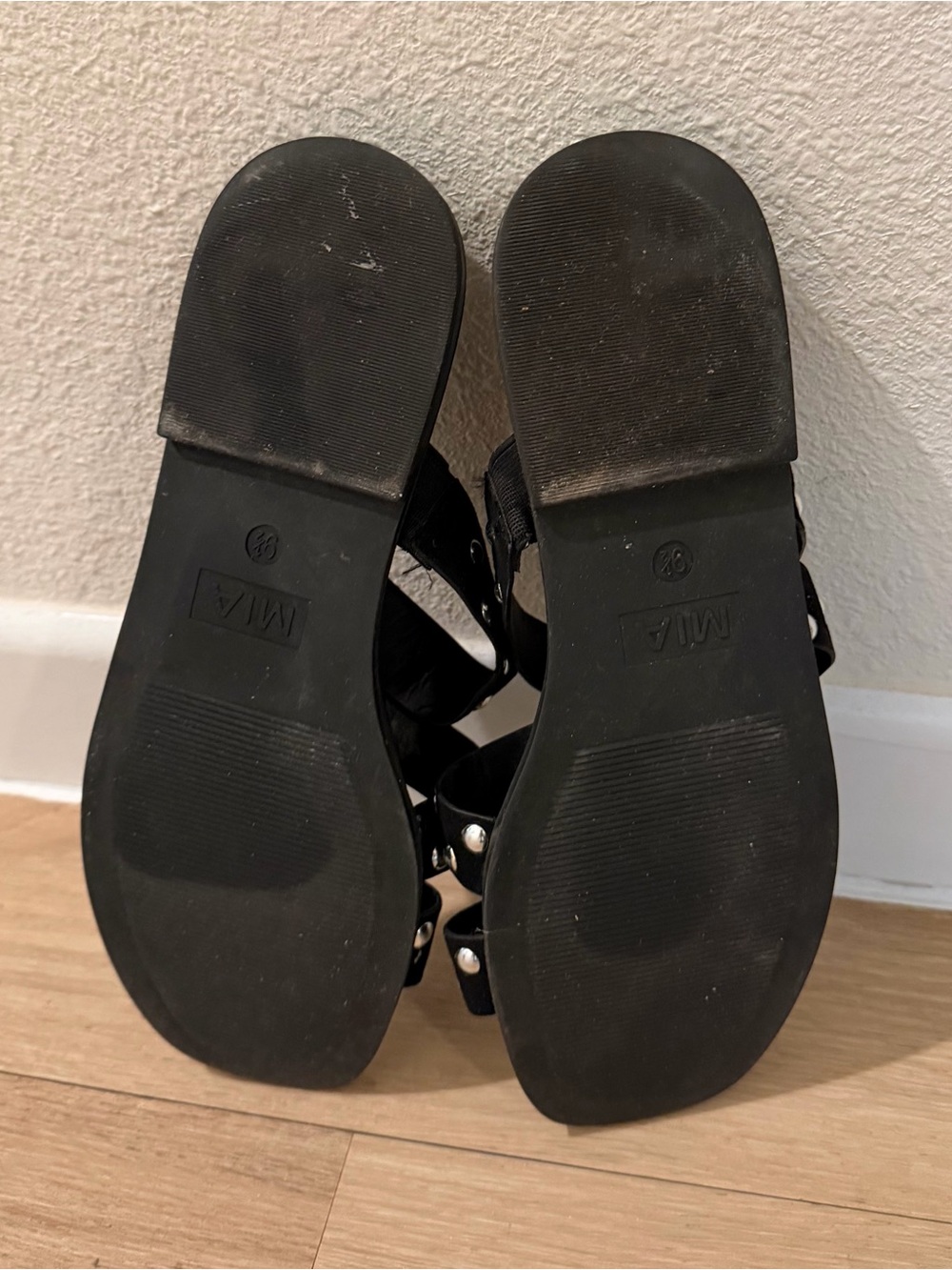 MIA Women’s Black Elegant Slide Sandals with Silver Studs Accents size 9.5 - Picture 5 of 6